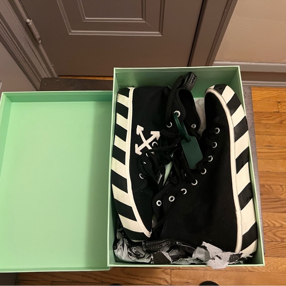 Barely worn Off-White canvas size 11 - Picture 2 of 5